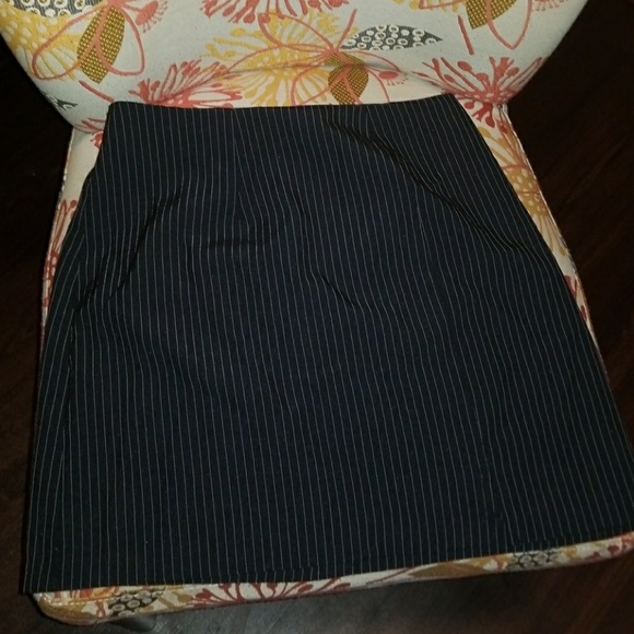 Black white stripe mini skirt 9/10 - Picture 1 of 2