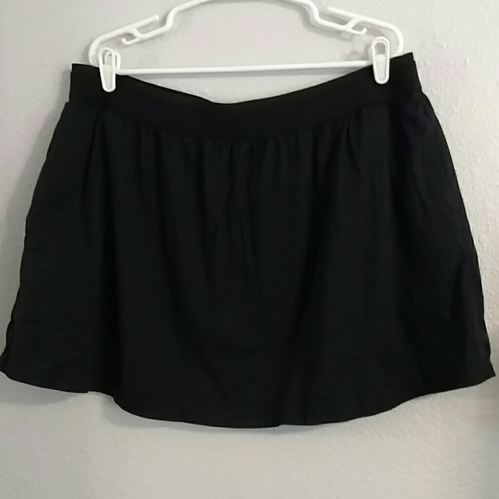 Black Old Navy women's skirt