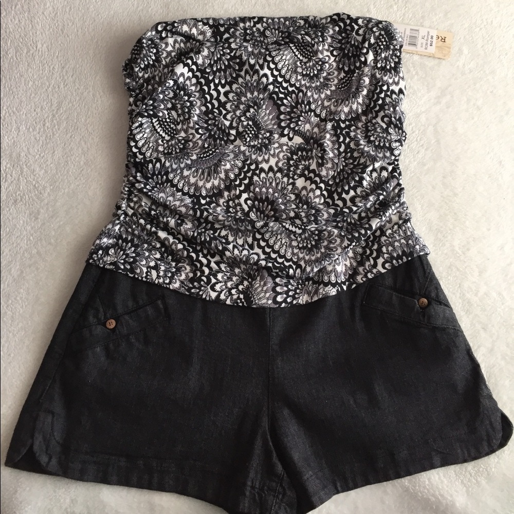 BNWT! Women's Rewind Brand Black and White Romper