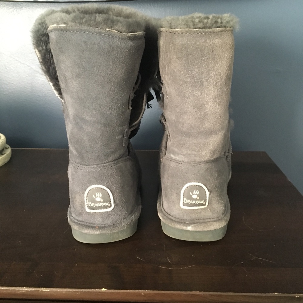 Gray Bear Paw Boots. Size 9