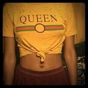 Queen crop top.