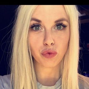 Meet your Posher, Macie