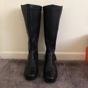 Black boots size 7.5