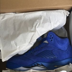 Jordan's retro 5 size 5