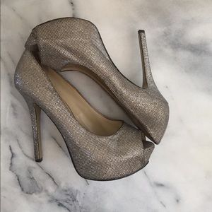 Enzo Angiolini Pumps