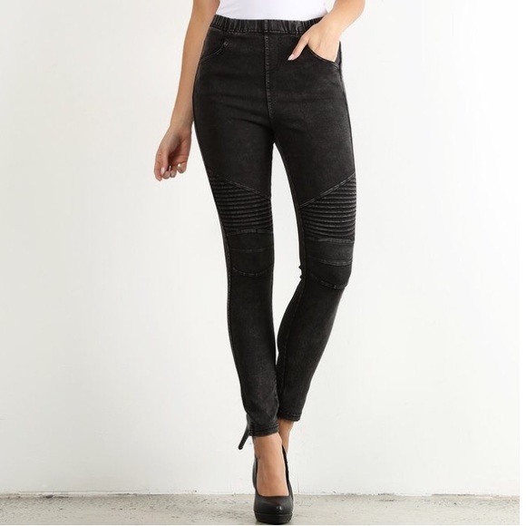 🚨Last One 🚨 🎀 Distressed Moto Jeggings - Picture 6 of 7