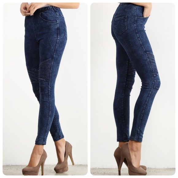 🚨Last One 🚨 🎀 Distressed Moto Jeggings - Picture 2 of 7