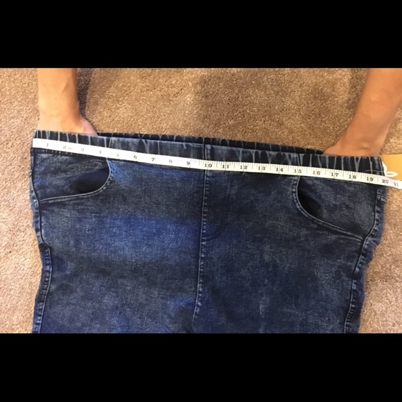 🚨Last One 🚨 🎀 Distressed Moto Jeggings - Picture 7 of 7