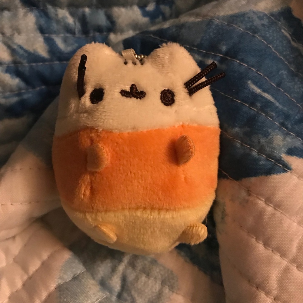 Pusheen halloween candy corn plush keychain 🎃