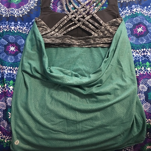 Lululemon free to be Tank - Picture 3 of 4