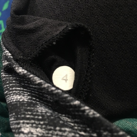 Lululemon free to be Tank - Picture 4 of 4