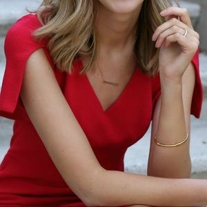 Black halo 😇 sheath dress in sour cherry 🍒