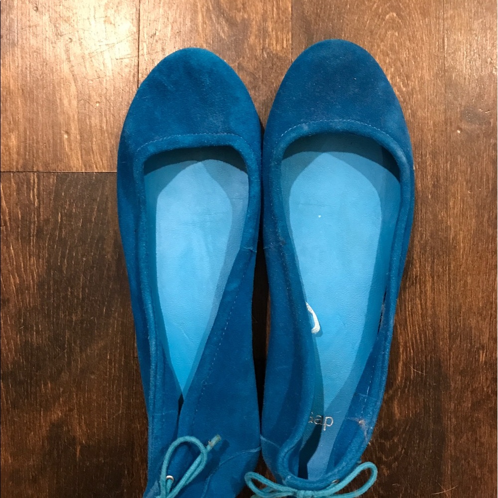 Suede gap shoes size 6 1/2