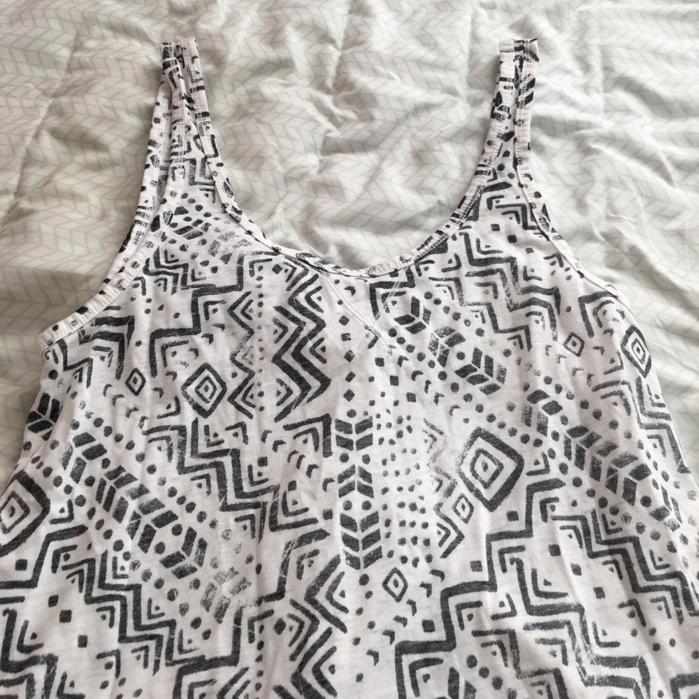Cute Aztec Tank! - Picture 2 of 3
