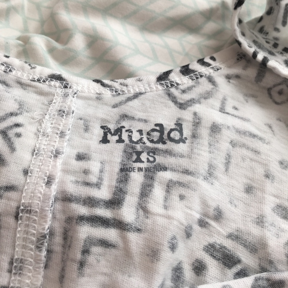 Cute Aztec Tank! - Picture 3 of 3