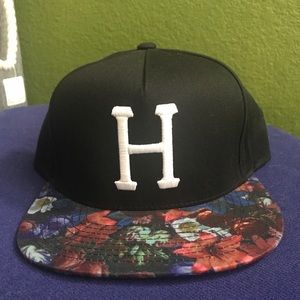Huf. Floral brim. SnapBack Huf. Floral brim. SnapBack