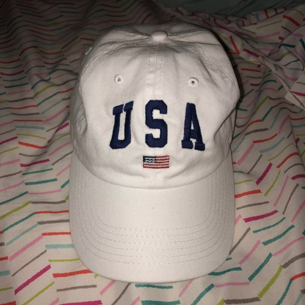 Brandy Melville USA Hat