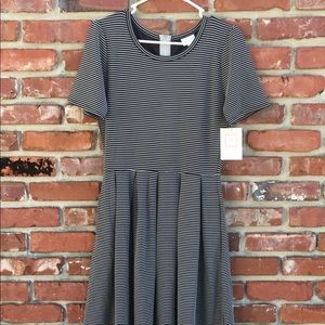 Lularoe NWT Amelia - Medium