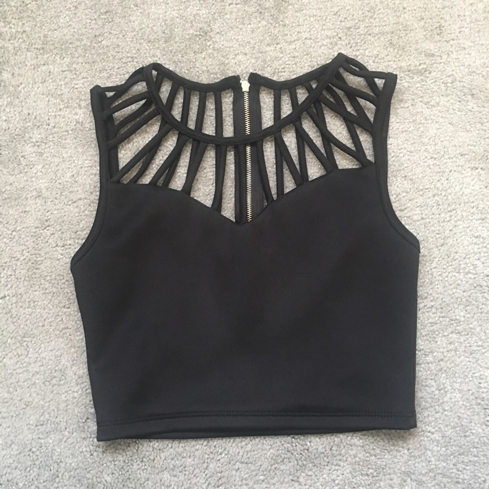 Caged crop top❤️