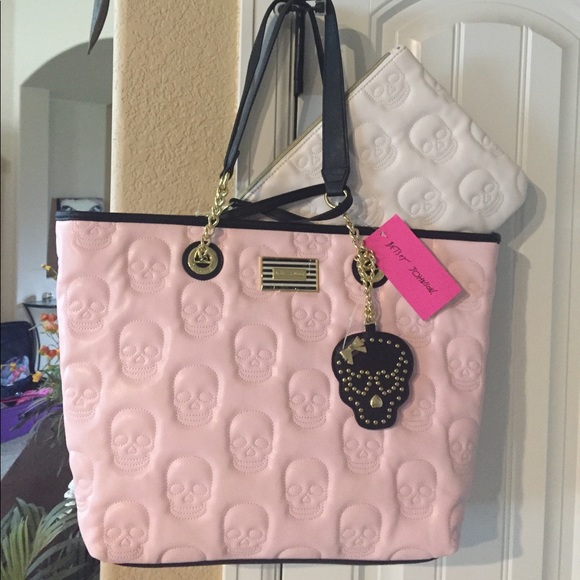 ☠️NWT! BETSEY JOHNSON BLUSH SKULL TOTE W/ POUCH - Picture 2 of 5