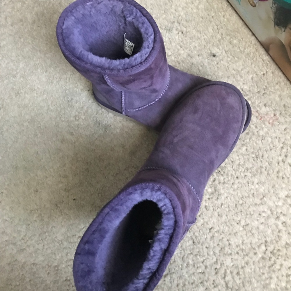 Authentic purple uggs