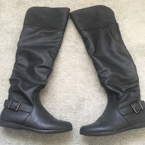 ALDO Knee high boots! ❤️