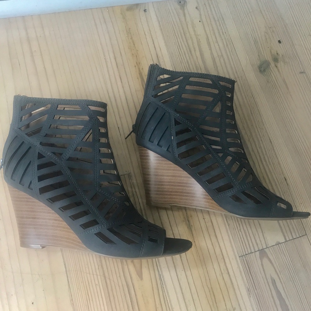 Peep toe Wedge Booties