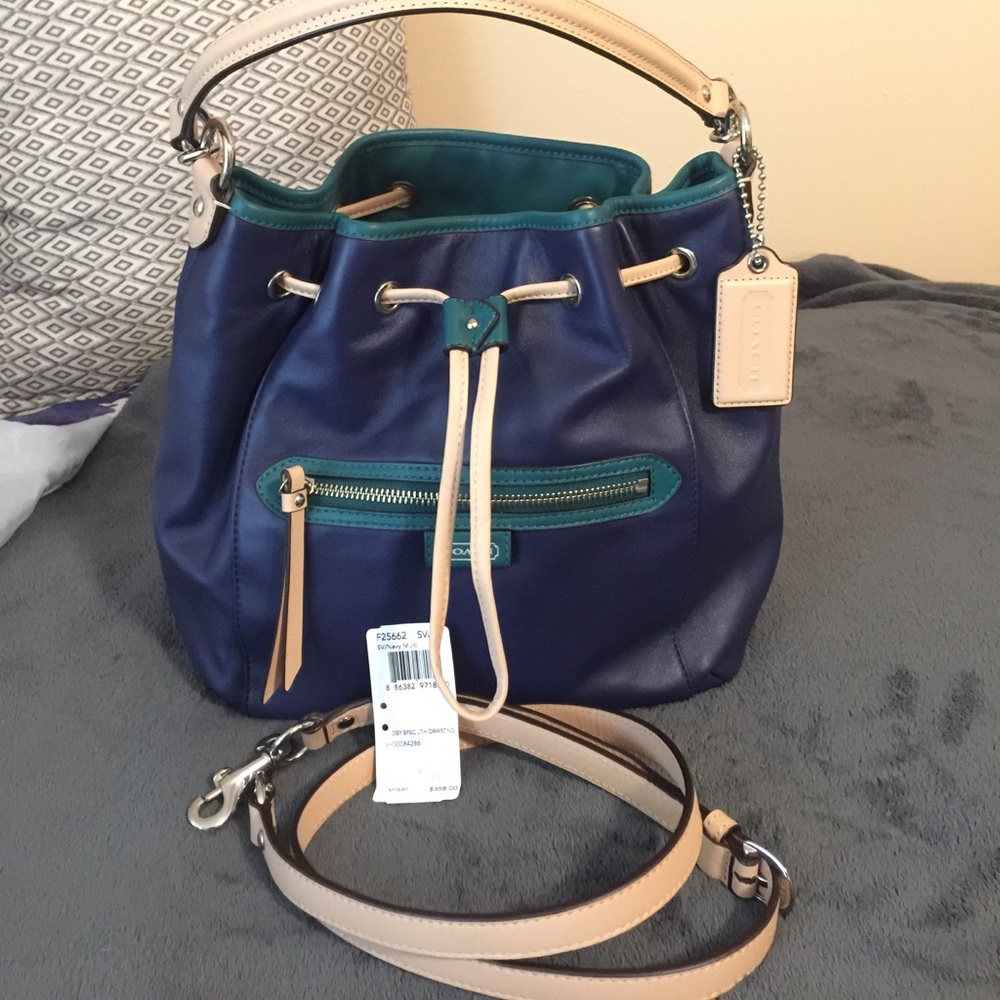 Coach Leather Drawstring Bag 💙PRICE FIRM