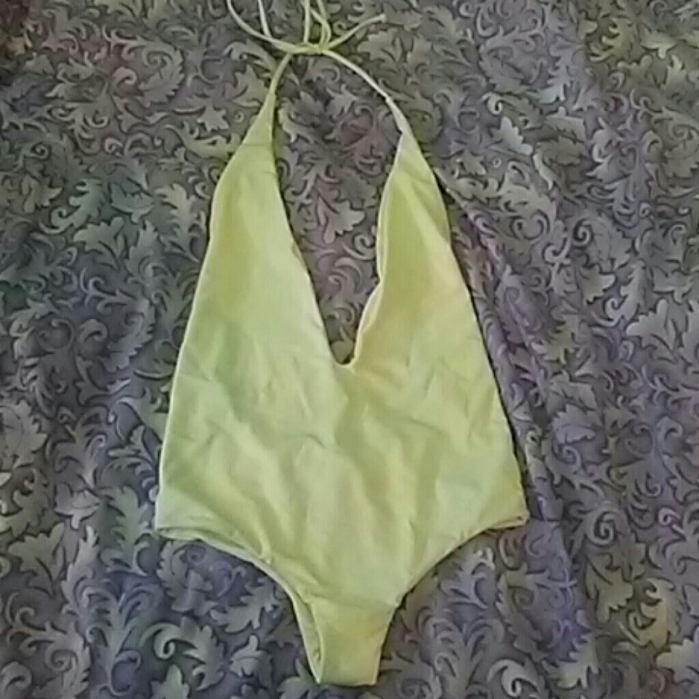 Mikoh Hinano One Piece White Bone