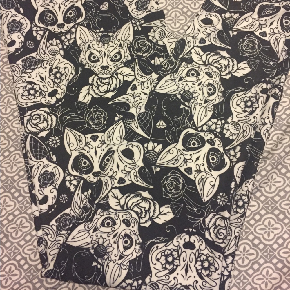 Halloween skull cat leggings