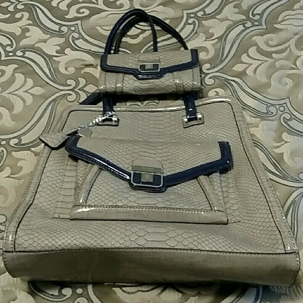 Guess Handbag and Matching Wallet