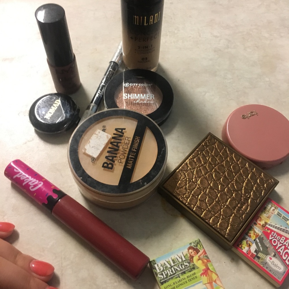 Makeup bundle