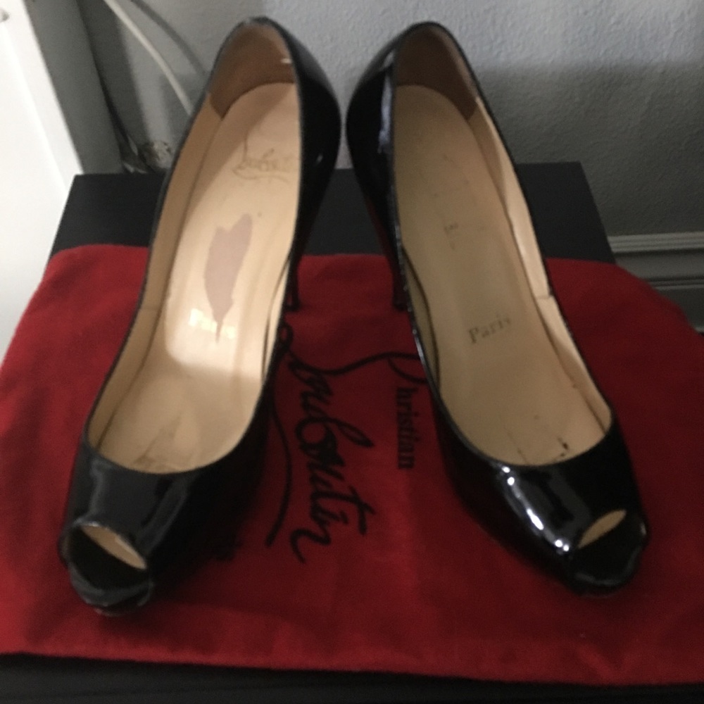 ‼️Authentic Christian Louboutin Red bottom Hells‼️