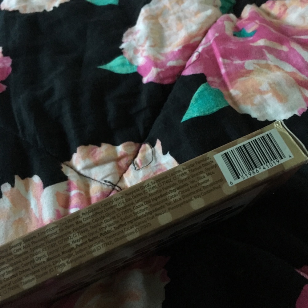 Too Faced Semi-Sweet Palette - Picture 7 of 8