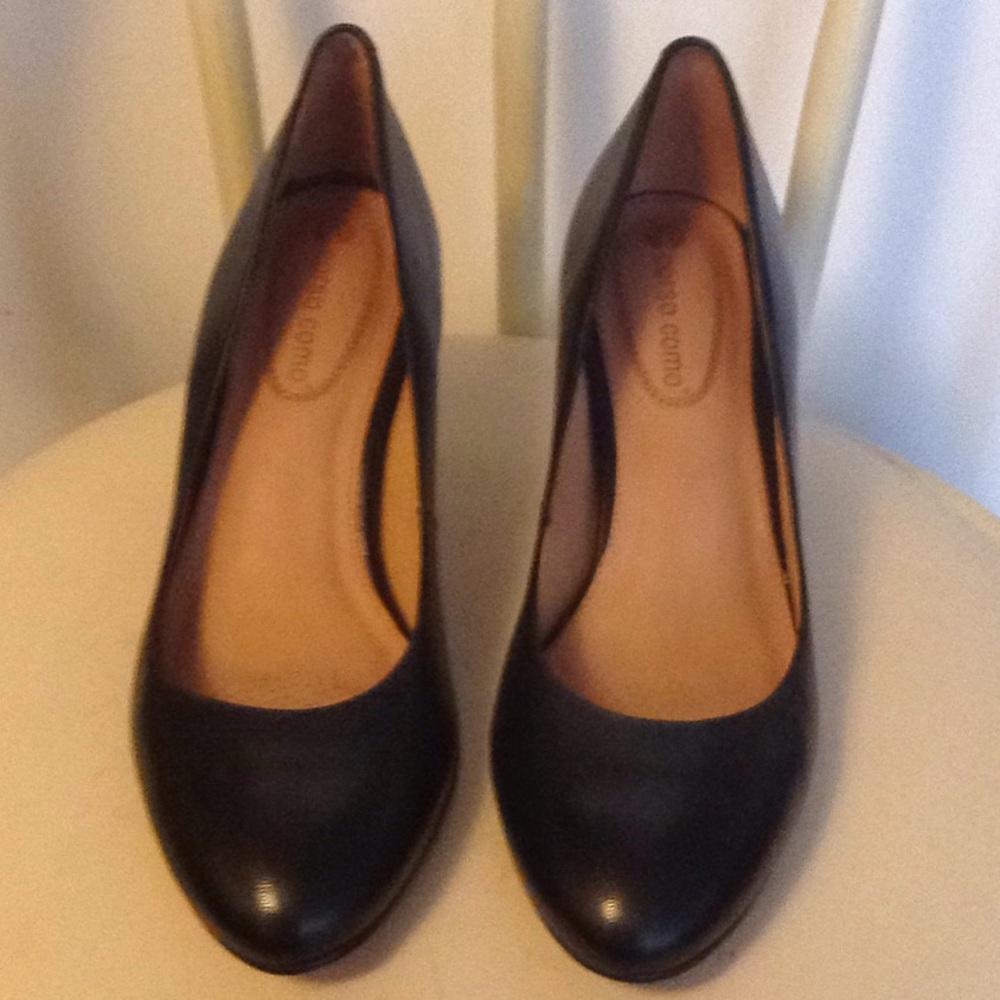 Black Almond Toe Leather Pumps