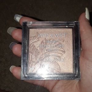 Wet n wild highlighter