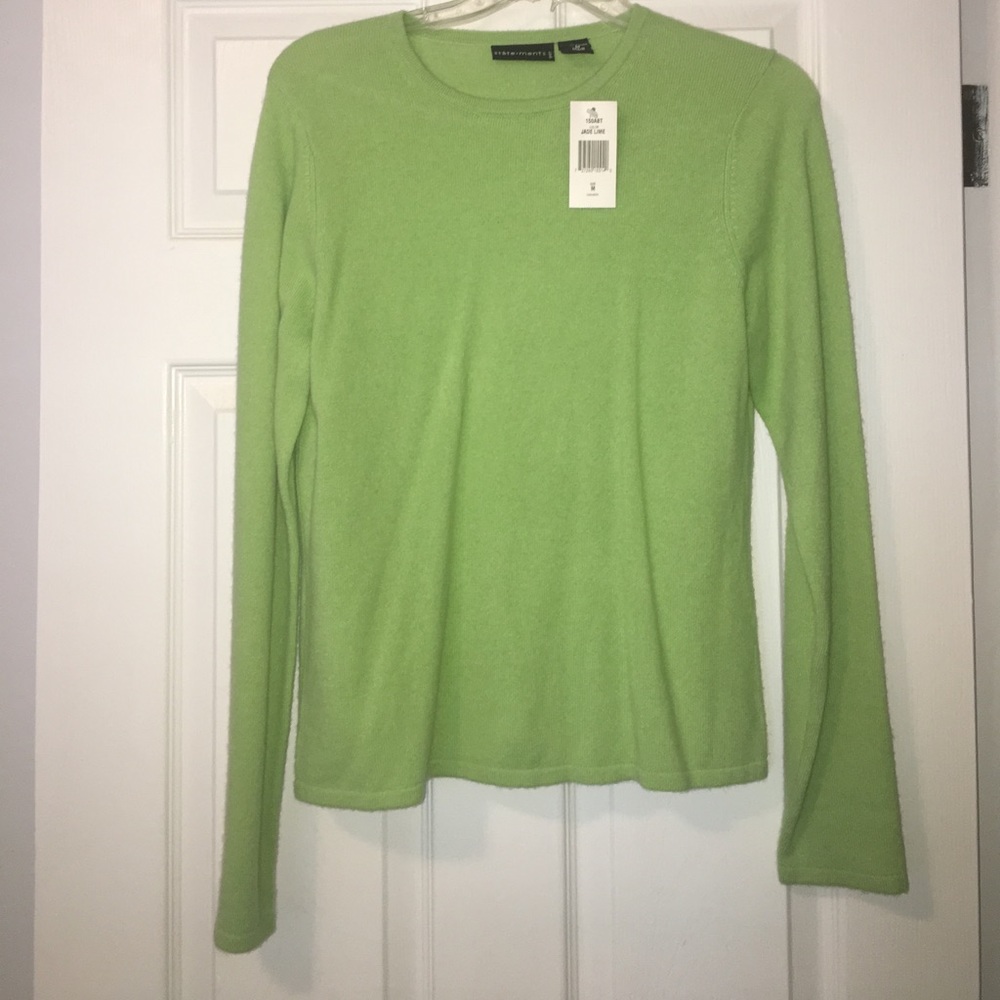 NWT! 100% cashmere sweater. Size medium.