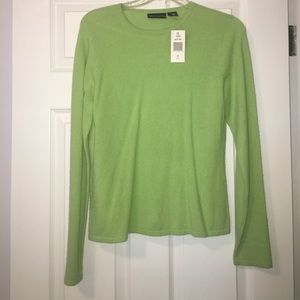 NWT! 100% cashmere sweater. Size medium.