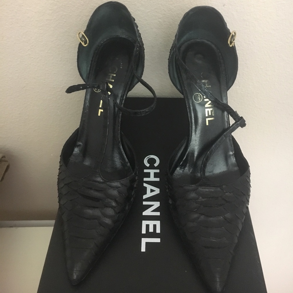 Chanel - Picture 3 of 7