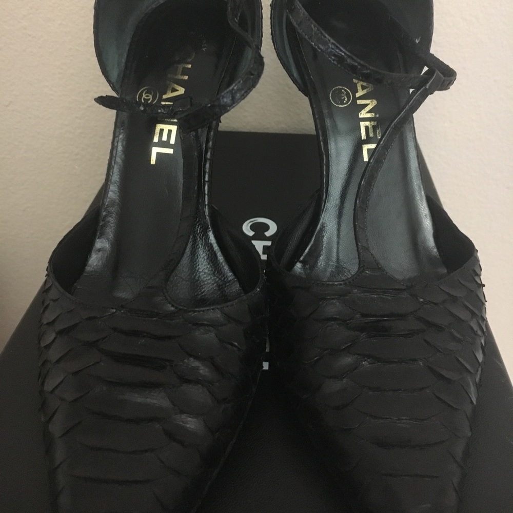 Chanel - Picture 5 of 7