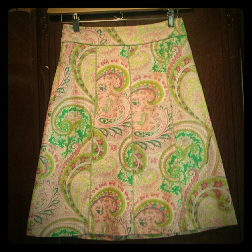 🎆HP !! 🎆Paisley Skirt Size 4