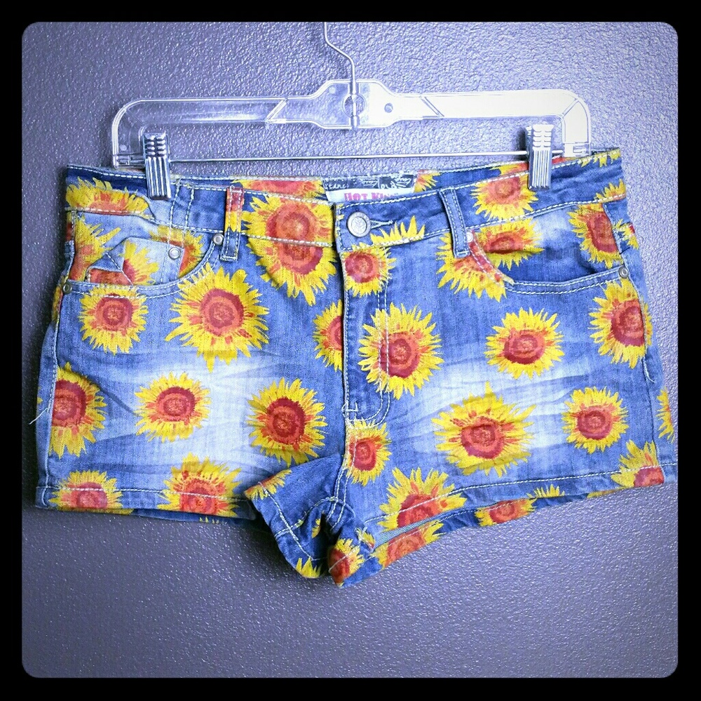 NWOT Hot Kiss Sunflower Print Denim Shorts
