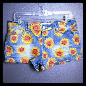 NWOT Hot Kiss Sunflower Print Denim Shorts