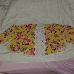 Off shoulder crop top shirt