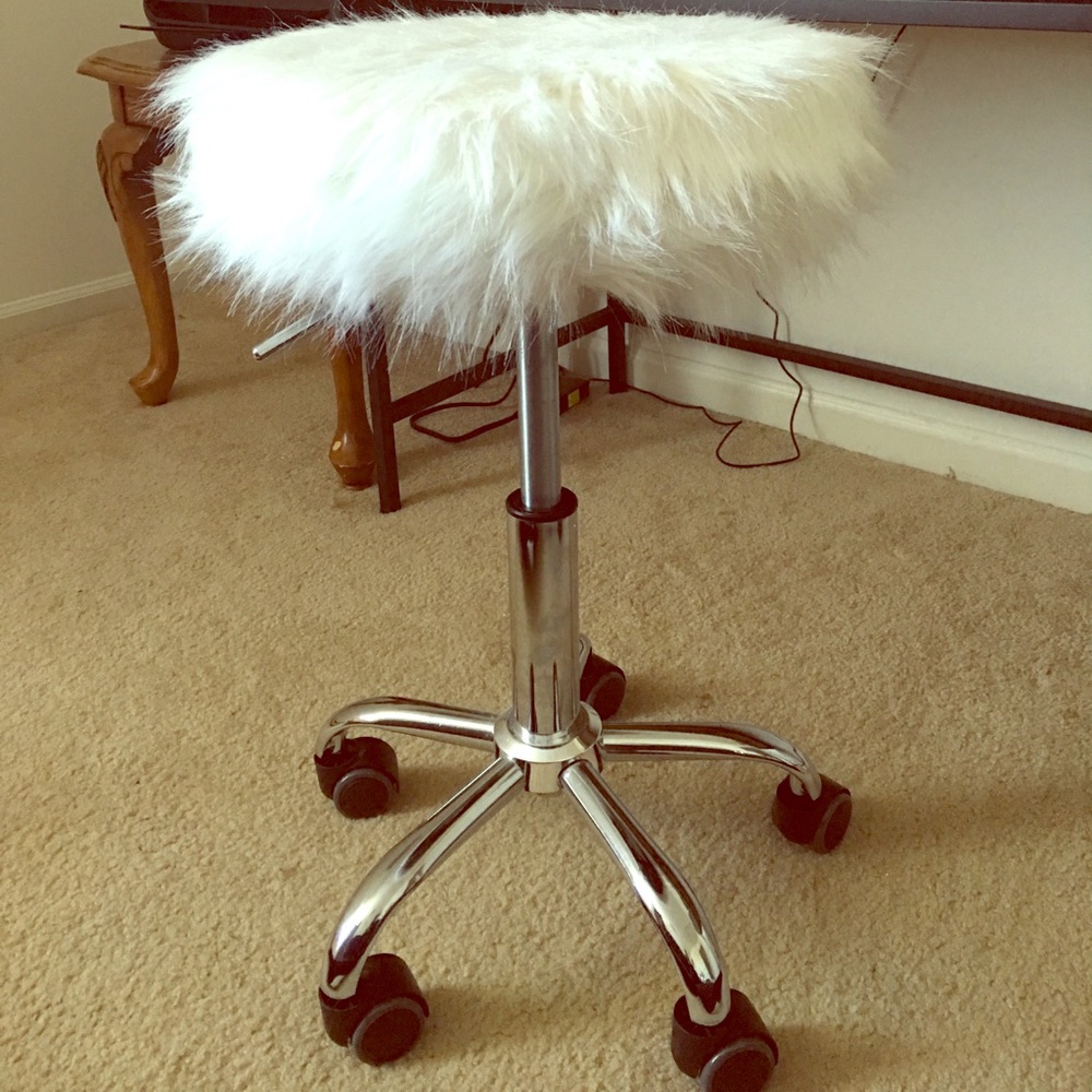 White furry makeup/desk chair