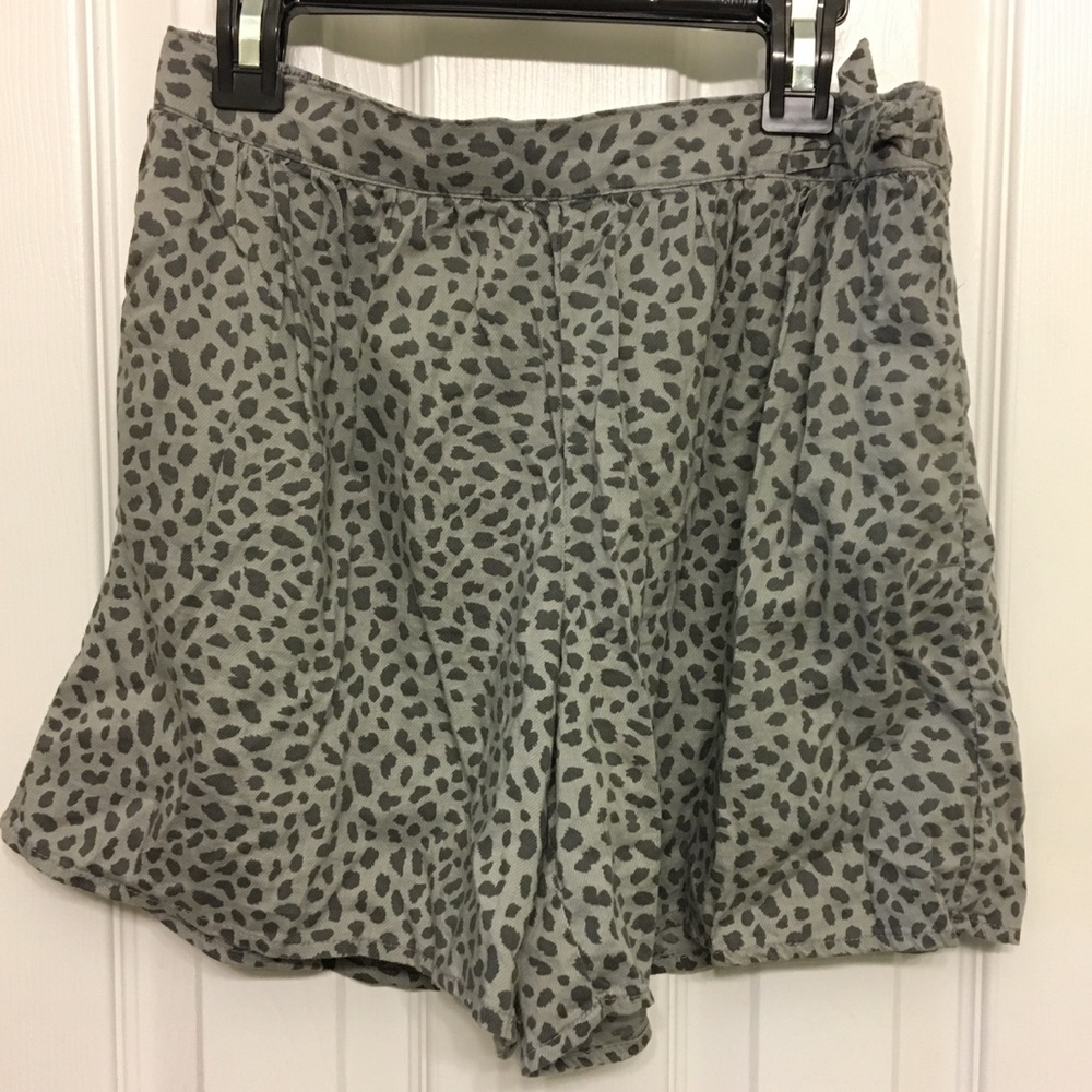 Gap Kids leopard print shorts