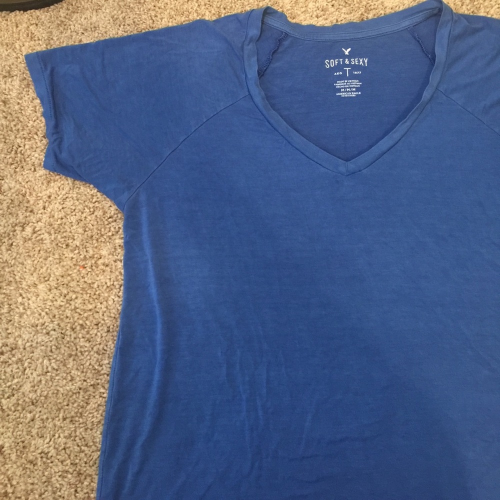 Soft & Sexy tee by AE- Size Medium NWOT