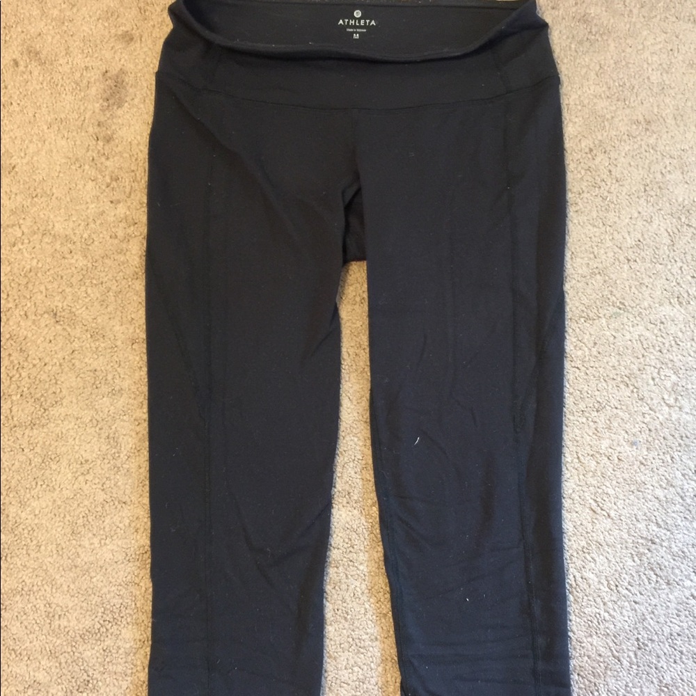 Athletica size medium 3/4 length leggings