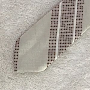 Towncraft men’s tie with red accents