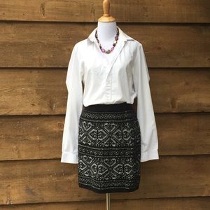 ‼️$5 Sale‼️Black and White Sweater Skirt